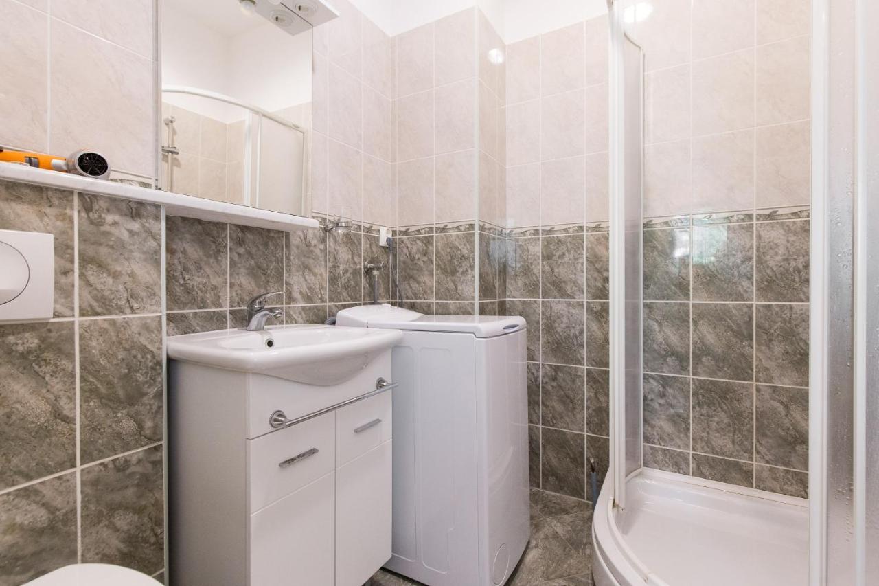 Apartments And Rooms With Parking Space Krk - 5294 Krk Town Exterior foto